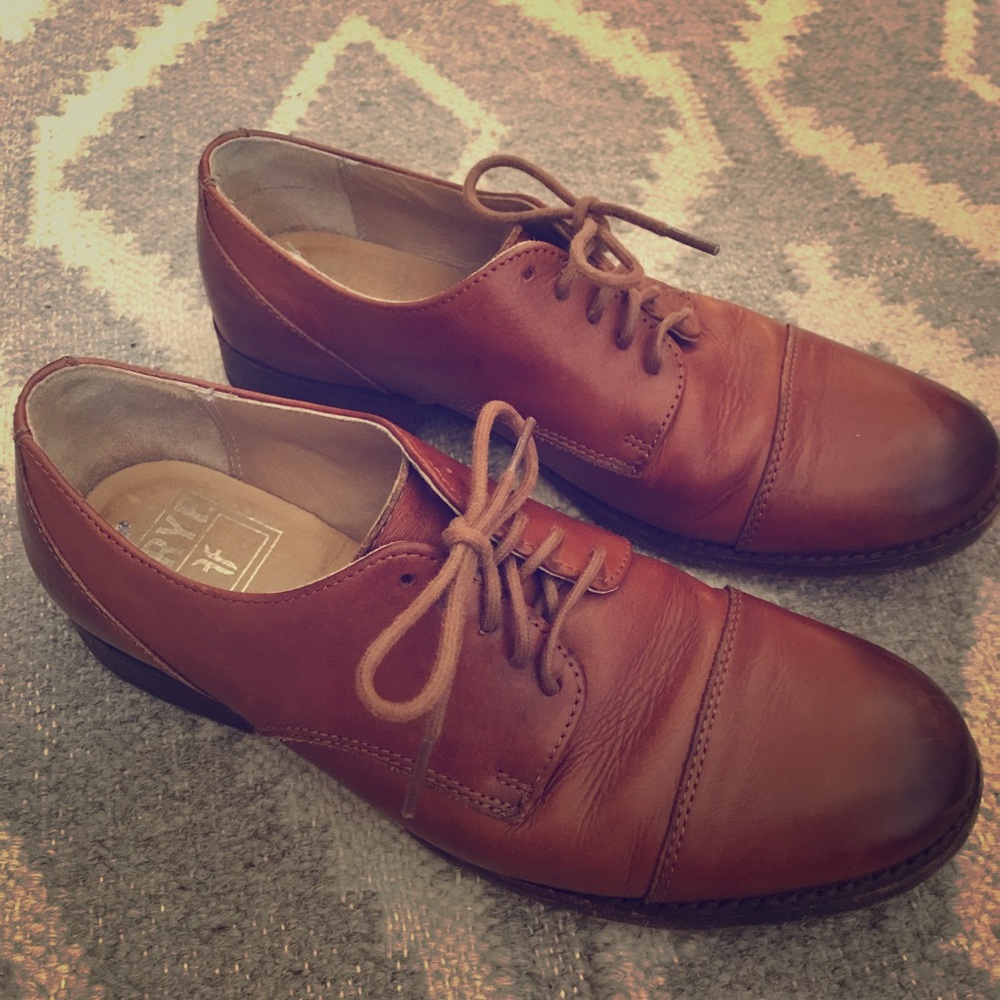 Dapper Frye Oxfords